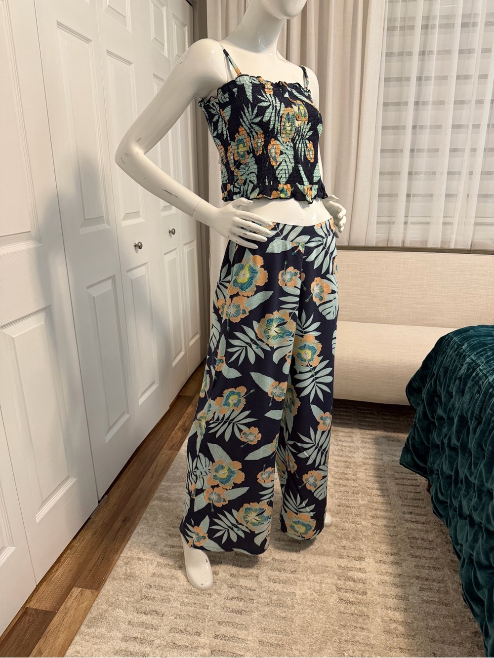 Roxy secred sister smoched top and wide leg pants